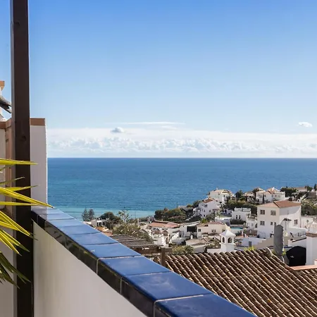 Plaza Cadiz 10 Villa Nerja